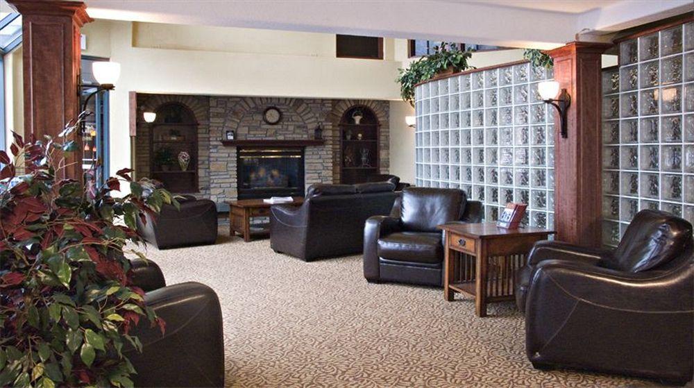 Irwin'S Mountain Inn Банф Интерьер фото