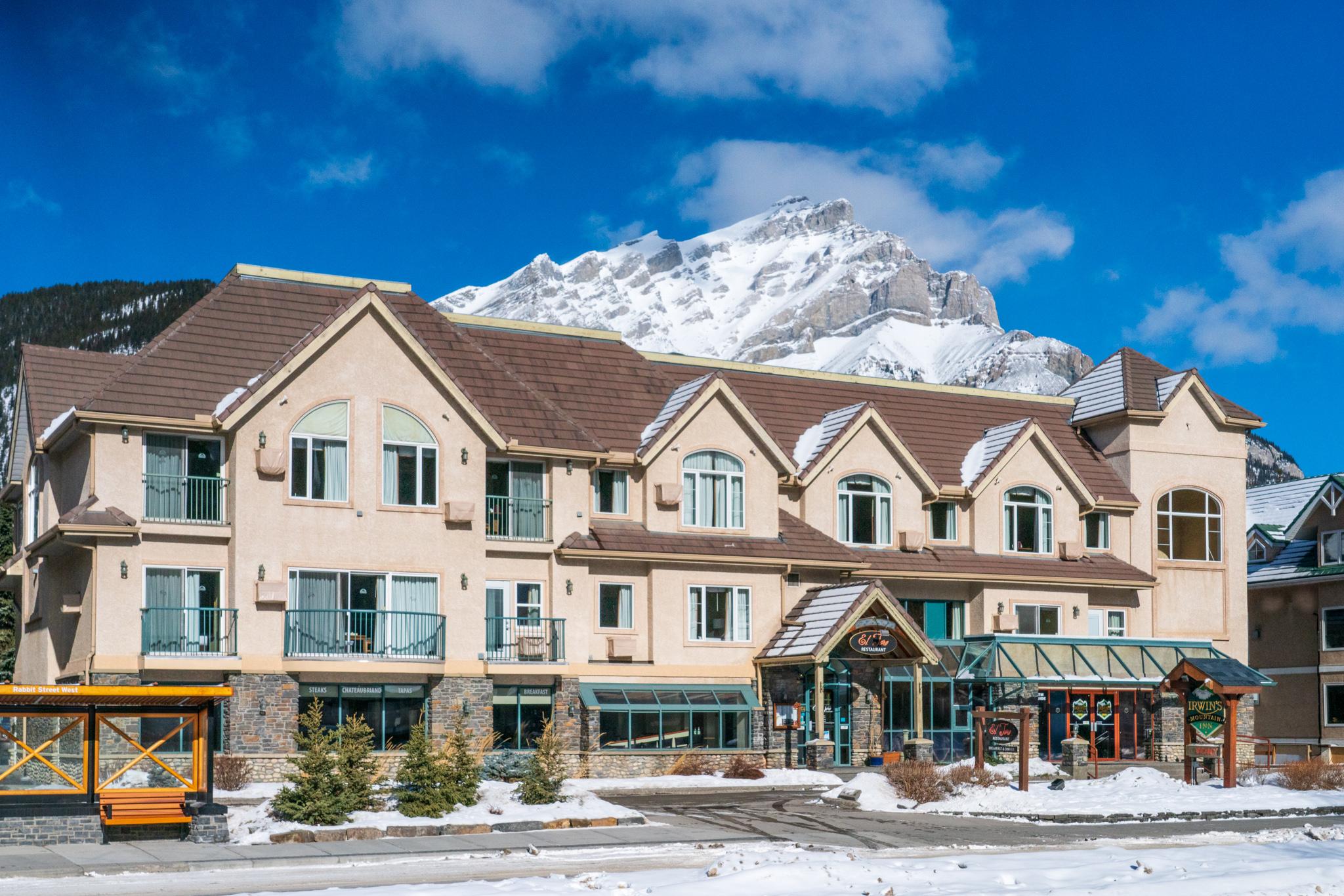 Irwin'S Mountain Inn Банф Экстерьер фото