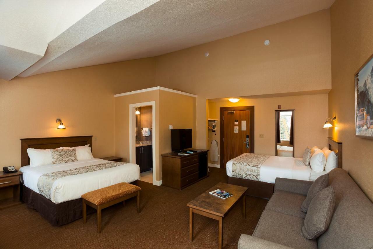 Irwin'S Mountain Inn Банф Экстерьер фото