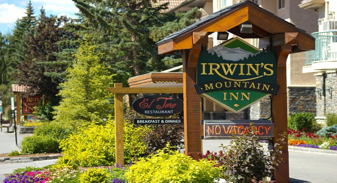Irwin'S Mountain Inn Банф Экстерьер фото